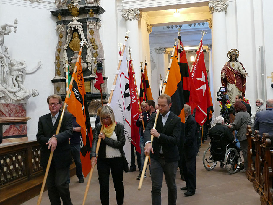 Abschlussvesper der Bischofskonferenz mit Austeilung des Bonifatiussegens (Foto: Karl-Franz Thiede)